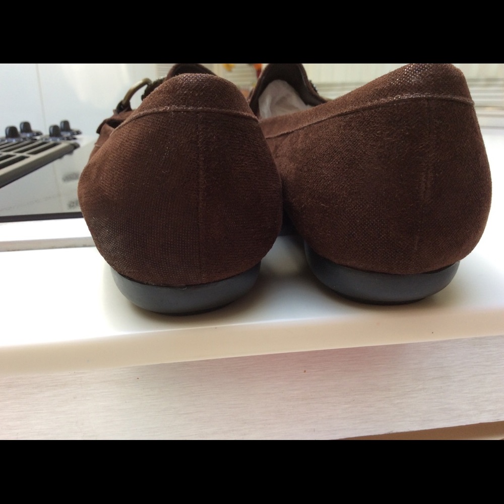 Shoes - Picture 3 of 4